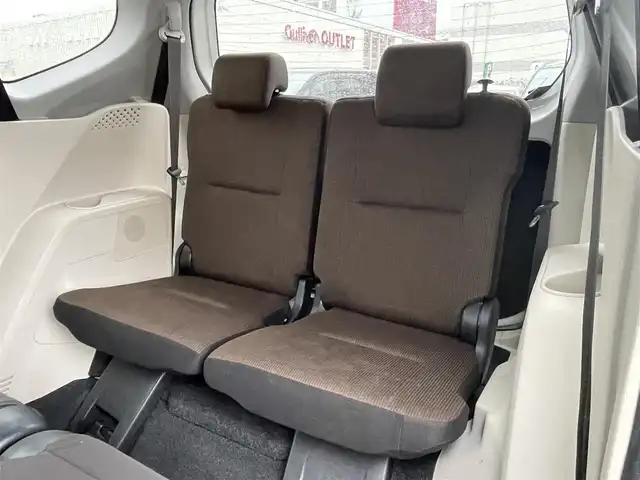 トヨタ シエンタ G 山口県 2016(平28)年 2.1万km ホワイトパールクリスタルシャイン 両側パワースライドドア/SDナビ ワンセグTV CD BT/バックカメラ/ビルトインETC/スマートキー 2個/プッシュエンジンスタート/アイドリングストップ/横滑り防止/ヘッドライトレベライザー/ステアリングリモコン/革巻きステアリング/保証書 取説 ナビ取説/禁煙車