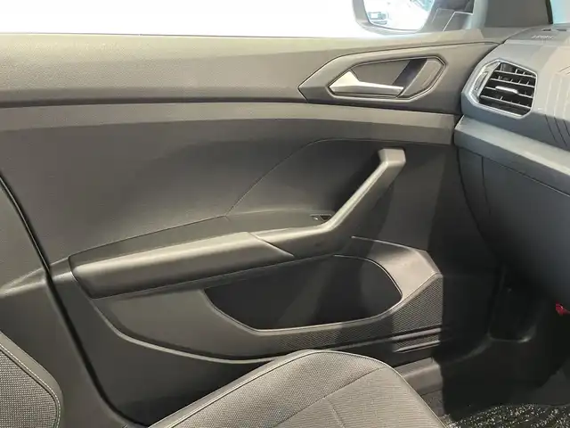フォルクスワーゲン ＶＷ Ｔ－クロス TSI スタイル 福岡県 2022(令4)年 2.1万km ピュアホワイト セーフティＰＫＧ　/テクロノジーＰＫＧ　/デザインＰＫＧ　/ＤｉｓｃｏｖｅｒＰｒｏＰＫＧ　/デジタルメータークラスター　/ＡＣＣ／ＢＳＭ　/純正ナビ　　/Ｂカメラ　/Ｂｌｕｅｔｏｏｔｈ　/ＯＰ純正１８インチＡＷ