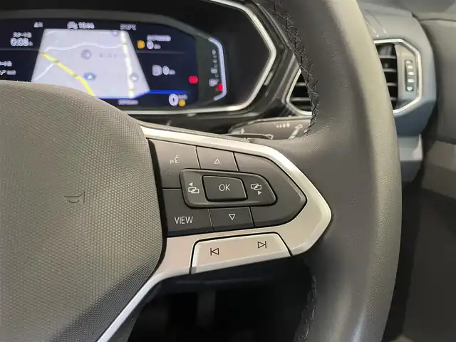 フォルクスワーゲン ＶＷ Ｔ－クロス TSI スタイル 福岡県 2022(令4)年 2.1万km ピュアホワイト セーフティＰＫＧ　/テクロノジーＰＫＧ　/デザインＰＫＧ　/ＤｉｓｃｏｖｅｒＰｒｏＰＫＧ　/デジタルメータークラスター　/ＡＣＣ／ＢＳＭ　/純正ナビ　　/Ｂカメラ　/Ｂｌｕｅｔｏｏｔｈ　/ＯＰ純正１８インチＡＷ