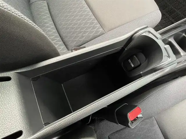トヨタ アクア Z 宮崎県 2022(令4)年 6万km クリアベージュメタリック 純正ディスプレイオーディオ/Bluetooth接続/ETC/USB入力端子/100V電源/横滑り防止装置/コーナーセンサー/レーンアシスト/オートマチックハイビーム/オートライト/サイドエアバッグ/カーテンエアバッグ/バックカメラ/アダプティブクルーズコントロール/スマートキー/ミラキャスト/アップルカープレイ/衝突被害軽減システム/Type-Cポート