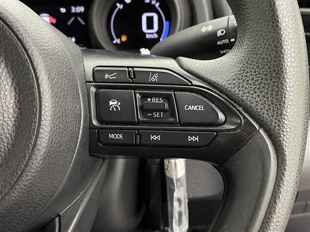 トヨタ ヤリス G 宮城県 2020(令2)年 5.7万km ダークブルーマイカM ナビキット/(AM/FM/USB/Miracast)/Bluetooth/バックカメラ/ETC/前後ドライブレコーダー/レーダークルーズコントロール/プッシュスタート/スマートキー/スペアキー/SOSスイッチ/オートライト/オートマチックハイビーム/ヘッドライトレベライザー/ドアバイザー/純正フロアマット/禁煙
