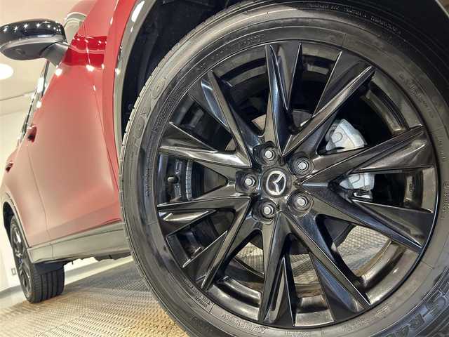 マツダ ＣＸ－５ XD レトロスポーツED 愛知県 2023(令5)年 0.4万km ソウルレッドクリスタルM BOSEサウンドシステム/（ＡＵＤＩＯＰＩＬＯＴ２＋Ｃｅｎｔｅｒｐｏｉｎｔ２）/フロント＆リアバンパーガーニッシュ（ピアノブラック）/クラッディング塗装／ボディロアガーニッシュ（ピアノブラック）/ピラーガーニッシュ（ピアノブラック）/純正マツダコネクトナビ/Bluetooth/carply//360°モニター/ETC/衝突軽減ブレーキ/レーダークルーズコントロール/ブライドスポットモニター/車線逸脱警報/コーナーセンサー/踏み間違い防止/パワーバックドア/パワーシート/シートメモリー/シートヒーター/ハンドルヒーター/ワイヤレス充電/パドルシフト/アクセサリーソケット/USB入力端子/純正フロアマット/純正19インチアルミホイール/ISOFIX