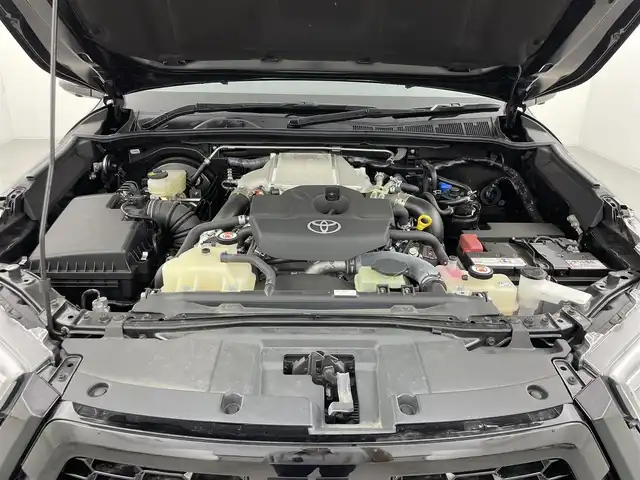 トヨタ ハイラックス Z GRスポーツ 群馬県 2023(令5)年 1.5万km アティチュードブラックマイカ 純正８インチディスプレイオーディオナビ　パノラミックビューモニター　ＴＲＤトノカバー　純正ベッドライナー　前後ドラレコ　レーダークルーズコントロール　パワーシート　ＬＥＤヘッドライト　４ＷＤ　禁煙車