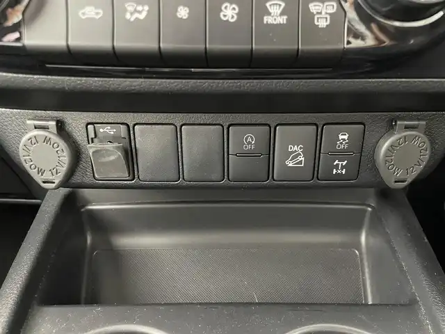 トヨタ ハイラックス Z GRスポーツ 群馬県 2023(令5)年 1.5万km アティチュードブラックマイカ 純正８インチディスプレイオーディオナビ　パノラミックビューモニター　ＴＲＤトノカバー　純正ベッドライナー　前後ドラレコ　レーダークルーズコントロール　パワーシート　ＬＥＤヘッドライト　４ＷＤ　禁煙車