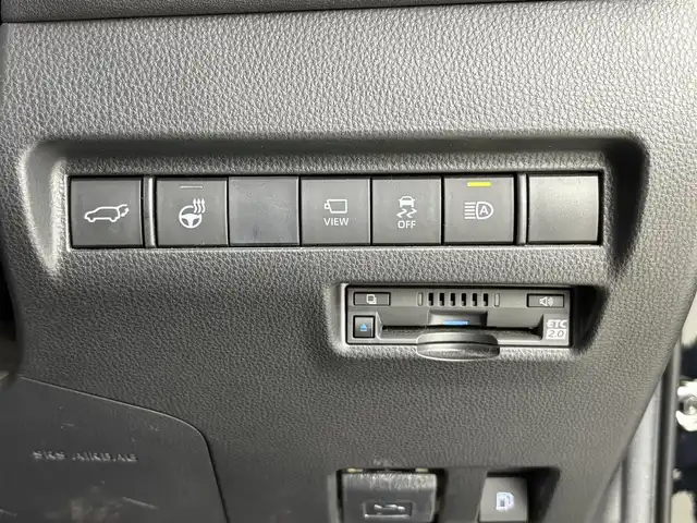 トヨタ ハリアー ハイブリッド Z レザーパッケージ 埼玉県 2021(令3)年 4.1万km ブラック JBLプレミアムサウンド/ガラスルーフ/純正ナビ/(Bluetooth/AUX/USB/AM/FM)/地デジフルセグ/全方位カメラ/ETC2.0/ドラレコ内蔵型デジタルインナーミラー/アダプティブクルーズコントロール/オートマチックハイビーム/車線逸脱警報/ブラインドスポットモニター/衝突軽減ブレーキ/ステアリングヒーター/パワーバックドア/ヘッドアップディスプレイ/前席シートヒーター・ベンチレーション/シートメモリー/電子パーキングシステム/ブレーキホールド/クリアランスソナー/プッシュスタート/ステアリングリモコン/ウィンカーミラー/電動格納ミラー/フロントフォグランプ/純正フロアマット/純正19インチアルミホイール