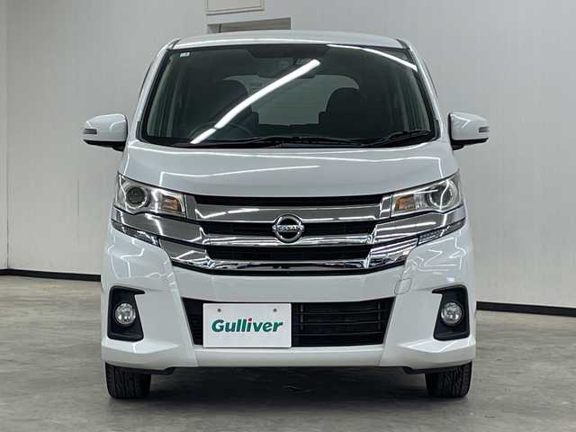 日産 デイズ ハイウェイスターG 長崎県 2016(平28)年 5.7万km ホワイトパール ケンウッド７インチナビ（MDV-D503W）/・フルセグ/・DVD/・Bluetooth/エマージェンシーブレーキ/・誤発信抑制/・オートハイビーム/アラウンドビューモニター/スマートキー/ステアリングリモコン/オートリトラミラー/シートリフター/純正バイザー/電格ウィンカーミラー/純正15インチアルミ/純正フロアマット/HIDライト/フォグライト