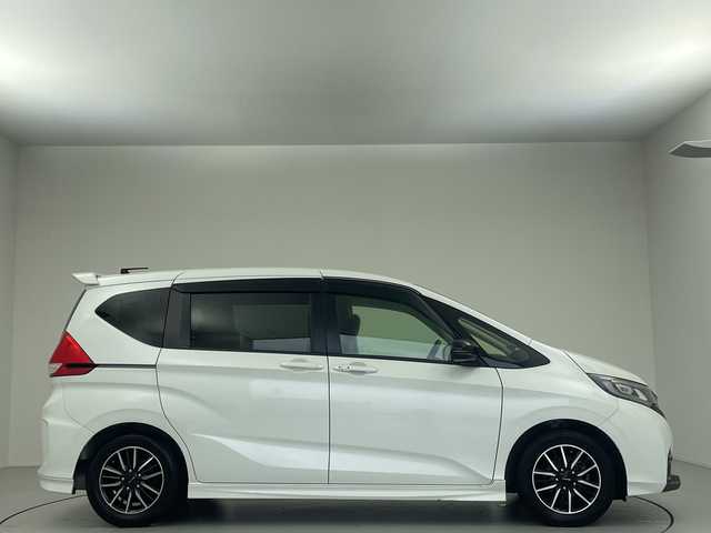 ホンダ フリード モデューロX ホンダセンシング 大阪府 2018(平30)年 5.2万km ホワイトオーキッドパール 純正９型ナビ　フルセグＴＶ　前後ドライブレコーダー　ビルトインＥＴＣ　バックカメラ　両側パワースライドドア　ＬＥＤヘッドライト　フォグランプ　純正１５インチＡＷ　純正フロアマット　スマートキー　禁煙車