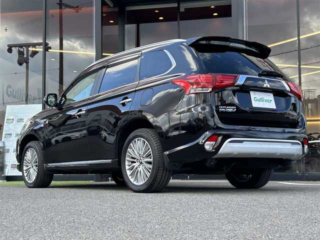 三菱 アウトランダー ＰＨＥＶ G プラスパッケージ 兵庫県 2018(平30)年 6.7万km ルビーブラックP eアシスト/ナビ AM/FM/TV/Bluetooth/アラウンドビューモニター/ETC/前後ドライブレコーダー/ブラインドスポットモニター/レーダークルーズコントロール/レーンキープアシスト/パワーバックドア/パドルシフト/D+N席シートヒーター/D席パワーシート/ステアリングヒーター/LEDヘッドライト/フォグランプ/純正アルミホイール/純正フロアマット/オートライト/オートハイビーム/オートエアコン/オートホールド/電動パーキングブレーキ/スマートキー