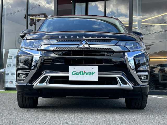 三菱 アウトランダー ＰＨＥＶ G プラスパッケージ 兵庫県 2018(平30)年 6.7万km ルビーブラックP eアシスト/ナビ AM/FM/TV/Bluetooth/アラウンドビューモニター/ETC/前後ドライブレコーダー/ブラインドスポットモニター/レーダークルーズコントロール/レーンキープアシスト/パワーバックドア/パドルシフト/D+N席シートヒーター/D席パワーシート/ステアリングヒーター/LEDヘッドライト/フォグランプ/純正アルミホイール/純正フロアマット/オートライト/オートハイビーム/オートエアコン/オートホールド/電動パーキングブレーキ/スマートキー