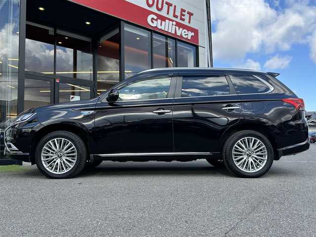 三菱 アウトランダー ＰＨＥＶ G プラスパッケージ 兵庫県 2018(平30)年 6.7万km ルビーブラックP eアシスト/ナビ AM/FM/TV/Bluetooth/アラウンドビューモニター/ETC/前後ドライブレコーダー/ブラインドスポットモニター/レーダークルーズコントロール/レーンキープアシスト/パワーバックドア/パドルシフト/D+N席シートヒーター/D席パワーシート/ステアリングヒーター/LEDヘッドライト/フォグランプ/純正アルミホイール/純正フロアマット/オートライト/オートハイビーム/オートエアコン/オートホールド/電動パーキングブレーキ/スマートキー