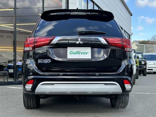 三菱 アウトランダー ＰＨＥＶ G プラスパッケージ 兵庫県 2018(平30)年 6.7万km ルビーブラックP eアシスト/ナビ AM/FM/TV/Bluetooth/アラウンドビューモニター/ETC/前後ドライブレコーダー/ブラインドスポットモニター/レーダークルーズコントロール/レーンキープアシスト/パワーバックドア/パドルシフト/D+N席シートヒーター/D席パワーシート/ステアリングヒーター/LEDヘッドライト/フォグランプ/純正アルミホイール/純正フロアマット/オートライト/オートハイビーム/オートエアコン/オートホールド/電動パーキングブレーキ/スマートキー