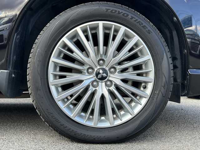 三菱 アウトランダー ＰＨＥＶ G プラスパッケージ 兵庫県 2018(平30)年 6.7万km ルビーブラックP eアシスト/ナビ AM/FM/TV/Bluetooth/アラウンドビューモニター/ETC/前後ドライブレコーダー/ブラインドスポットモニター/レーダークルーズコントロール/レーンキープアシスト/パワーバックドア/パドルシフト/D+N席シートヒーター/D席パワーシート/ステアリングヒーター/LEDヘッドライト/フォグランプ/純正アルミホイール/純正フロアマット/オートライト/オートハイビーム/オートエアコン/オートホールド/電動パーキングブレーキ/スマートキー