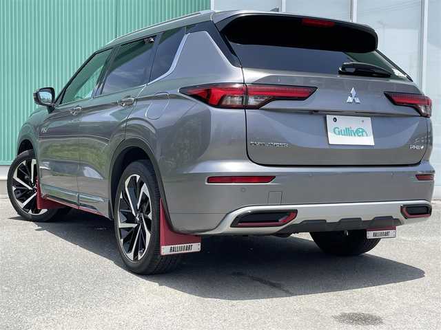 三菱 アウトランダー ＰＨＥＶ P 福岡県 2022(令4)年 2.8万km チタニウムグレーメタリック e-assist/横滑り防止/盗難防止/レーンキープ/パーキングアシスト/全方位カメラ/ドラレコ/コーナーセンサー/純正ナビ/BT/フルセグTV　/Applecaplay/ブラインドスポットモニター/４WD/ワイヤレス充電/USB/タイプC/ETC2.0/クルコン/1500WAC/パワーシート/シートヒーター/ステアリングヒーター