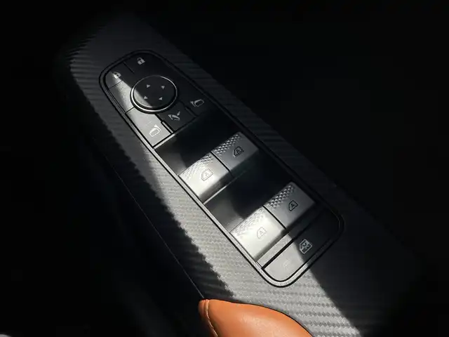 三菱 アウトランダー ＰＨＥＶ P 福岡県 2022(令4)年 2.8万km チタニウムグレーメタリック e-assist/横滑り防止/盗難防止/レーンキープ/パーキングアシスト/全方位カメラ/ドラレコ/コーナーセンサー/純正ナビ/BT/フルセグTV　/Applecaplay/ブラインドスポットモニター/４WD/ワイヤレス充電/USB/タイプC/ETC2.0/クルコン/1500WAC/パワーシート/シートヒーター/ステアリングヒーター