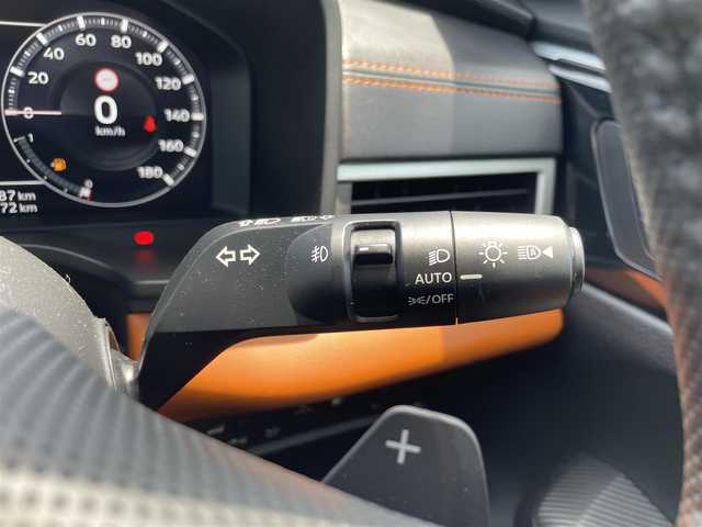 三菱 アウトランダー ＰＨＥＶ P 福岡県 2022(令4)年 2.8万km チタニウムグレーメタリック e-assist/横滑り防止/盗難防止/レーンキープ/パーキングアシスト/全方位カメラ/ドラレコ/コーナーセンサー/純正ナビ/BT/フルセグTV　/Applecaplay/ブラインドスポットモニター/４WD/ワイヤレス充電/USB/タイプC/ETC2.0/クルコン/1500WAC/パワーシート/シートヒーター/ステアリングヒーター