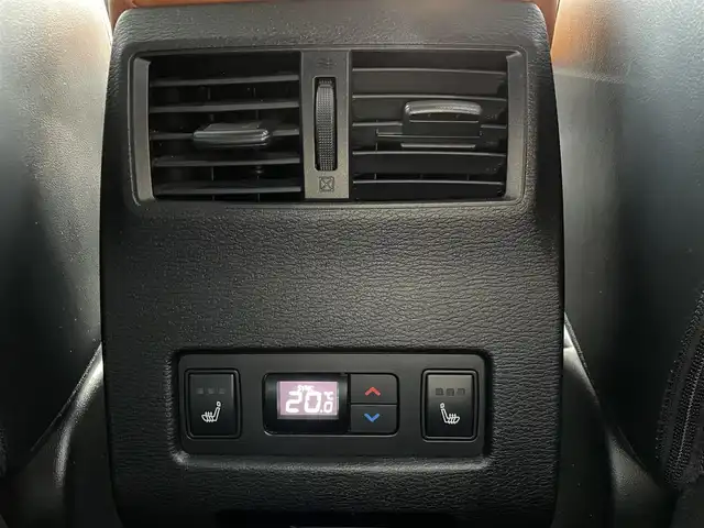 三菱 アウトランダー ＰＨＥＶ P 福岡県 2022(令4)年 2.8万km チタニウムグレーメタリック e-assist/横滑り防止/盗難防止/レーンキープ/パーキングアシスト/全方位カメラ/ドラレコ/コーナーセンサー/純正ナビ/BT/フルセグTV　/Applecaplay/ブラインドスポットモニター/４WD/ワイヤレス充電/USB/タイプC/ETC2.0/クルコン/1500WAC/パワーシート/シートヒーター/ステアリングヒーター
