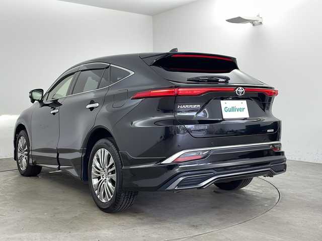 トヨタ ハリアー Z 兵庫県 2020(令2)年 5.8万km プレシャスブラックパール ・トヨタセーフティーセンス/・プリクラッシュセーフティ/・レーントレーシングアシスト/・レーダークルーズコントロール/・リアクロストラフィックアラート/・オートマチックハイビーム/・先行車発進告知/・誤発進抑制機能/・クリアランスソナー/・モデリスタエアロ/・JBLプレミアムサウンド/・純正12.3型ナビ＆TV＆BT＆USB&Miracast/・バックカメラ/・ハンズフリーパワーバックドア/・デジタルインナーミラー/・ビルトインETC2.0/・ヘッドアップディスプレイ/・ブラインドスポットモニター/・LEDヘッドライト/・フォグ/・オートライト/・電動パーキングブレーキ/・ブレーキホールド/・ハーフレザーシート/・運転席パワーシート/・スマートキー/・プッシュスタート/・革巻きステアリング/・純正19インチアルミホイール/・横滑り防止装置/・W＋サイドエアバック/・カーテンエアバック