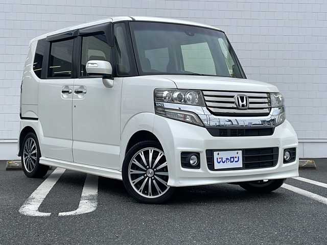 ホンダ Ｎ ＢＯＸ ターボ SSパッケージ 熊本県 2014(平26)年 8万km プレミアムホワイトパール (株)IDOMが運営する【じしゃロン熊本店】の自社ローン専用車両になります/こちらは現金またはオートローンご利用時の価格です。自社ローンご希望の方は別途その旨お申付け下さい./社外ナビ/バックカメラ/両側パワースライドドア/パドルシフト/オートライト/ETC/クルーズコントロール/純正フロアマット/ステアリングスイッチ