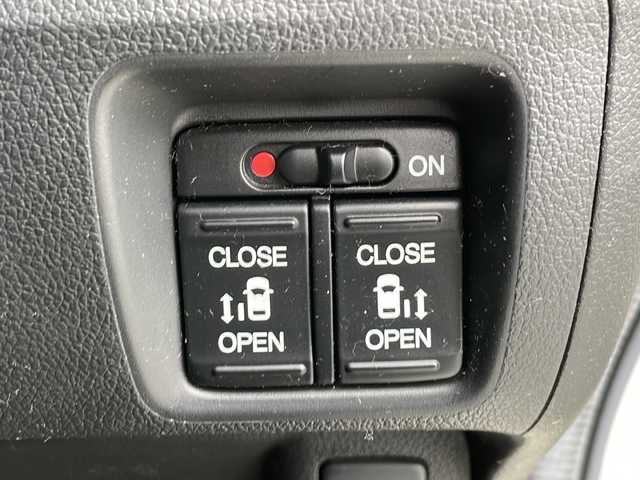 ホンダ Ｎ ＢＯＸ ターボ SSパッケージ 熊本県 2014(平26)年 8万km プレミアムホワイトパール (株)IDOMが運営する【じしゃロン熊本店】の自社ローン専用車両になります/こちらは現金またはオートローンご利用時の価格です。自社ローンご希望の方は別途その旨お申付け下さい./社外ナビ/バックカメラ/両側パワースライドドア/パドルシフト/オートライト/ETC/クルーズコントロール/純正フロアマット/ステアリングスイッチ