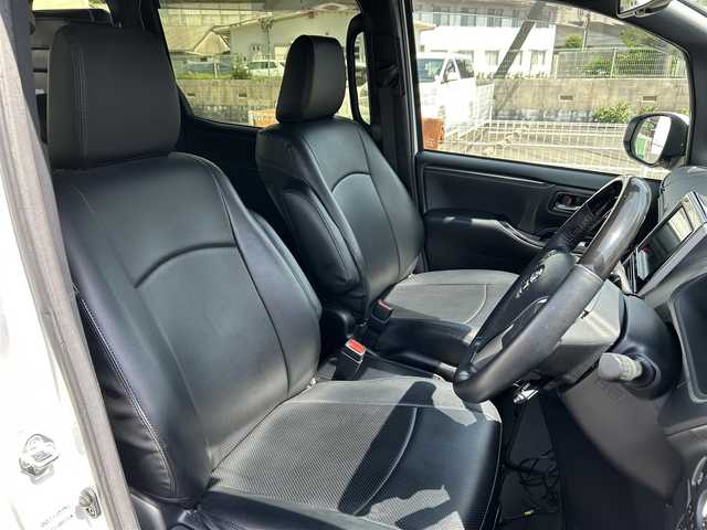 トヨタ エスクァイア Gi プレミアムパッケージ ブラックテーラード 佐賀県 2019(令1)年 4.2万km ホワイトパールクリスタルシャイン トヨタセーフティセンス/・プリクラッシュセーフティ/・レーンディパーチャーアラート/・オートマチックハイビーム/オートライト/前後コーナーセンサー/クルーズコントロール/社外8インチナビ/フルセグ/BT/CD/DVD/後席フリップダウンモニター/バックカエラ/両側パワースライドドア/ワンタッチパワースライド/シートヒーター/レザー調シートカバー/ETC/取扱説明書/保証書/整備点検記録簿
