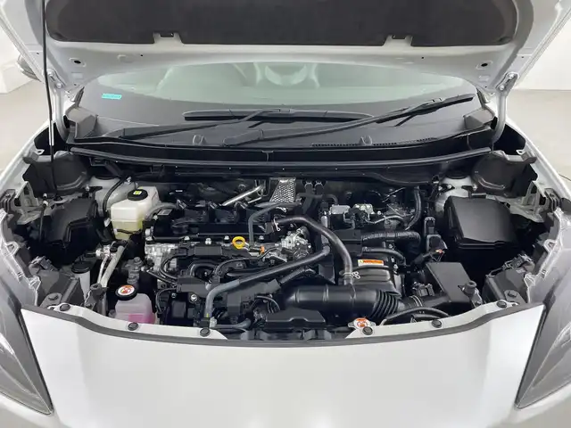 トヨタ ヤリスクロス ハイブリッド Z 愛知県 2022(令4)年 2.8万km ブラックマイカ/プラチナホワイトパールマイカ 禁煙車/2トーン/純正8インチナビ/（AM/FM/Bluetooth/USB)/全方位カメラ/トヨタセーフティセンス/・プリクラッシュセーフティ/・レーンディパーチャーアラート/・オートマチックハイビーム/・レーダークルーズコントロール/・ブラインドスポットモニター/クリアランスソナー/ETC/ステアリングヒーター/シートヒーター/パワーシート/純正18インチアルミホイール/スマートキー/プッシュスタート/純正フロアマット/横滑り防止装置/LEDヘッドライト