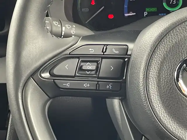 トヨタ ヤリスクロス ハイブリッド Z 愛知県 2022(令4)年 2.8万km ブラックマイカ/プラチナホワイトパールマイカ 禁煙車/2トーン/純正8インチナビ/（AM/FM/Bluetooth/USB)/全方位カメラ/トヨタセーフティセンス/・プリクラッシュセーフティ/・レーンディパーチャーアラート/・オートマチックハイビーム/・レーダークルーズコントロール/・ブラインドスポットモニター/クリアランスソナー/ETC/ステアリングヒーター/シートヒーター/パワーシート/純正18インチアルミホイール/スマートキー/プッシュスタート/純正フロアマット/横滑り防止装置/LEDヘッドライト