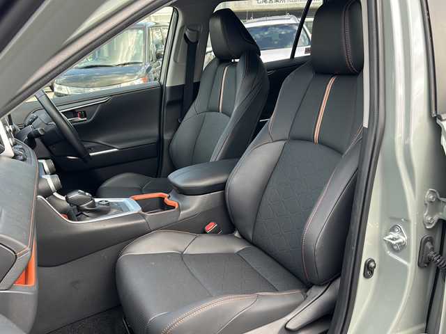 トヨタ ＲＡＶ４ アドベンチャー 石川県 2022(令4)年 6.6万km アーバンカーキ ワンオーナー/トヨタセーフティーセンス/・プリクラッシュセーフティー/・レーントレーシングアシスト/・ヒルディセントコントロール/・レーダークルーズコントロール/・アラウンドビューモニター/・オートハイビーム/純正ディスプレイオーディオ/【AM・FM・Bluetooth】/クリアランスソナー/レザーハンドル/・ステアリングリモコン/・ステアリングヒーター/ビルトインETC/オートライト/・LEDヘッドライト/ハーフレザーシート/・D席パワーシート/・前席シートヒーター/電動格納ミラー/・ウィンカーミラー/プッシュスタート/・スマートキー/・スペアキー1本/取扱説明書/保証書