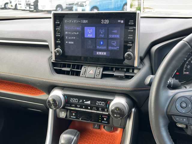 トヨタ ＲＡＶ４ アドベンチャー 石川県 2022(令4)年 6.6万km アーバンカーキ ワンオーナー/トヨタセーフティーセンス/・プリクラッシュセーフティー/・レーントレーシングアシスト/・ヒルディセントコントロール/・レーダークルーズコントロール/・アラウンドビューモニター/・オートハイビーム/純正ディスプレイオーディオ/【AM・FM・Bluetooth】/クリアランスソナー/レザーハンドル/・ステアリングリモコン/・ステアリングヒーター/ビルトインETC/オートライト/・LEDヘッドライト/ハーフレザーシート/・D席パワーシート/・前席シートヒーター/電動格納ミラー/・ウィンカーミラー/プッシュスタート/・スマートキー/・スペアキー1本/取扱説明書/保証書