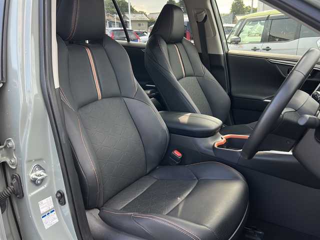 トヨタ ＲＡＶ４ アドベンチャー 石川県 2022(令4)年 6.6万km アーバンカーキ ワンオーナー/トヨタセーフティーセンス/・プリクラッシュセーフティー/・レーントレーシングアシスト/・ヒルディセントコントロール/・レーダークルーズコントロール/・アラウンドビューモニター/・オートハイビーム/純正ディスプレイオーディオ/【AM・FM・Bluetooth】/クリアランスソナー/レザーハンドル/・ステアリングリモコン/・ステアリングヒーター/ビルトインETC/オートライト/・LEDヘッドライト/ハーフレザーシート/・D席パワーシート/・前席シートヒーター/電動格納ミラー/・ウィンカーミラー/プッシュスタート/・スマートキー/・スペアキー1本/取扱説明書/保証書