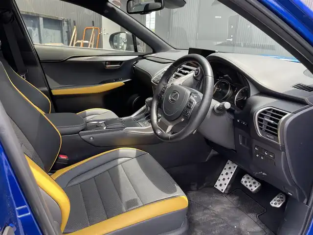レクサス ＮＸ 300h Fスポーツ 滋賀県 2020(令2)年 1.6万km ヒートブルーコントラストレイヤリング 禁煙車/純正メーカーナビ【CD/DVD/Bluetooth/Miracast】/バックカメラ/パノラマルーフ/全席パワーシート/シートヒーター/ベンチレーション/ステアリングヒーター/パワーバックドア/ETC2.0/レクサスセーフティーシステム【PCS/LDA/AHB/DRC】/レーダークルーズコントロール/パドルシフト/クリアランスソナー/プッシュスタート/スマートキー/カードキー/ステアリングスイッチ