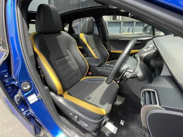 レクサス ＮＸ 300h Fスポーツ 滋賀県 2020(令2)年 1.6万km ヒートブルーコントラストレイヤリング 禁煙車/純正メーカーナビ【CD/DVD/Bluetooth/Miracast】/バックカメラ/パノラマルーフ/全席パワーシート/シートヒーター/ベンチレーション/ステアリングヒーター/パワーバックドア/ETC2.0/レクサスセーフティーシステム【PCS/LDA/AHB/DRC】/レーダークルーズコントロール/パドルシフト/クリアランスソナー/プッシュスタート/スマートキー/カードキー/ステアリングスイッチ