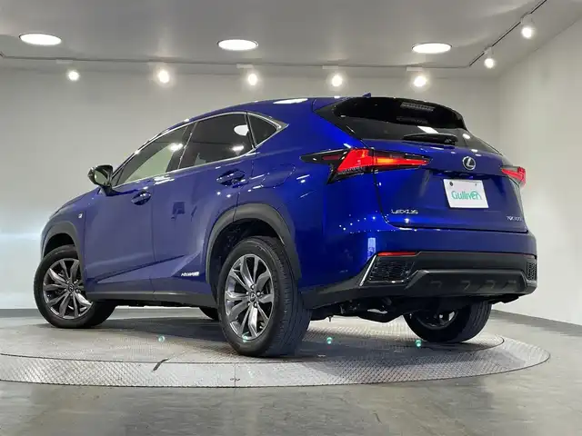 レクサス ＮＸ 300h Fスポーツ 愛知県 2020(令2)年 1.6万km ヒートブルーコントラストレイヤリング レクサスセーフティシステム/　・プリクラッシュセーフティ/　・レーンディパーチャーアラート/　・レーダークルーズコントロール/　・レーンチェンジアシスト/　・オートマチックハイビーム/パノラマルーフ/純正メモリナビ/　　CD/BT/SD/USB/フルセグTV/バックカメラ/パワーバックドア/LEDオートライト/フォグランプ/レザーシート/パワーシート【シートメモリー機能付】/シートヒーター/エアシート/純正18インチアルミホイール/純正フロアマット/ステアリングヒーター/ブラインドスポットモニター/パドルシフト/スマートキー/アクセサリーソケット/USB入力端子/AC100Vコンセント/ビルトインETC2.0/電動パーキングブレーキ/ブレーキホールド