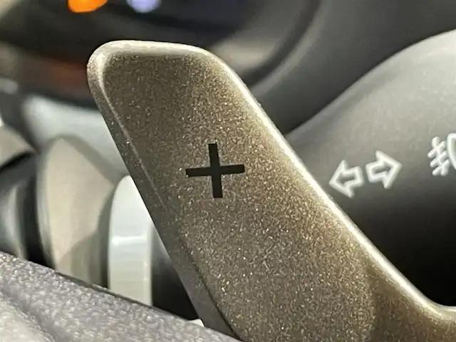 レクサス ＮＸ 300h Fスポーツ 愛知県 2020(令2)年 1.6万km ヒートブルーコントラストレイヤリング レクサスセーフティシステム/　・プリクラッシュセーフティ/　・レーンディパーチャーアラート/　・レーダークルーズコントロール/　・レーンチェンジアシスト/　・オートマチックハイビーム/パノラマルーフ/純正メモリナビ/　　CD/BT/SD/USB/フルセグTV/バックカメラ/パワーバックドア/LEDオートライト/フォグランプ/レザーシート/パワーシート【シートメモリー機能付】/シートヒーター/エアシート/純正18インチアルミホイール/純正フロアマット/ステアリングヒーター/ブラインドスポットモニター/パドルシフト/スマートキー/アクセサリーソケット/USB入力端子/AC100Vコンセント/ビルトインETC2.0/電動パーキングブレーキ/ブレーキホールド