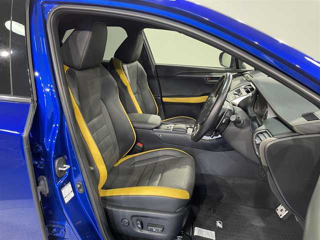 レクサス ＮＸ 300h Fスポーツ 愛知県 2020(令2)年 1.6万km ヒートブルーコントラストレイヤリング レクサスセーフティシステム/　・プリクラッシュセーフティ/　・レーンディパーチャーアラート/　・レーダークルーズコントロール/　・レーンチェンジアシスト/　・オートマチックハイビーム/パノラマルーフ/純正メモリナビ/　　CD/BT/SD/USB/フルセグTV/バックカメラ/パワーバックドア/LEDオートライト/フォグランプ/レザーシート/パワーシート【シートメモリー機能付】/シートヒーター/エアシート/純正18インチアルミホイール/純正フロアマット/ステアリングヒーター/ブラインドスポットモニター/パドルシフト/スマートキー/アクセサリーソケット/USB入力端子/AC100Vコンセント/ビルトインETC2.0/電動パーキングブレーキ/ブレーキホールド