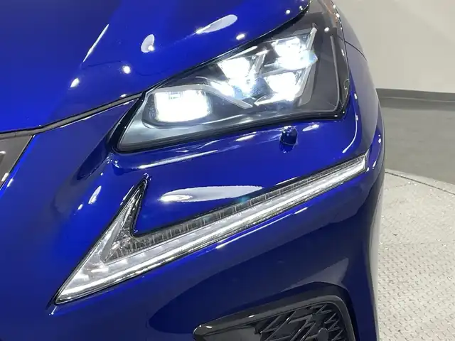 レクサス ＮＸ 300h Fスポーツ 愛知県 2020(令2)年 1.6万km ヒートブルーコントラストレイヤリング レクサスセーフティシステム/　・プリクラッシュセーフティ/　・レーンディパーチャーアラート/　・レーダークルーズコントロール/　・レーンチェンジアシスト/　・オートマチックハイビーム/パノラマルーフ/純正メモリナビ/　　CD/BT/SD/USB/フルセグTV/バックカメラ/パワーバックドア/LEDオートライト/フォグランプ/レザーシート/パワーシート【シートメモリー機能付】/シートヒーター/エアシート/純正18インチアルミホイール/純正フロアマット/ステアリングヒーター/ブラインドスポットモニター/パドルシフト/スマートキー/アクセサリーソケット/USB入力端子/AC100Vコンセント/ビルトインETC2.0/電動パーキングブレーキ/ブレーキホールド