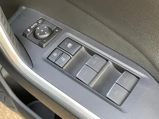 トヨタ ＲＡＶ４ アドベンチャー オフロードPKGⅡ 岩手県 2023(令5)年 3.6万km アーバンカーキ 特別仕様車　専用クロスバー　電動リアゲート　純正１０．５型ナビ　バックＣ　Ｂｌｕｅｔｏｏｔｈ　ＵＳＢポート　フルセグ　ステアリングヒーター　シートヒーター　エアシート　デジタルミラー　ＥＴＣ２．０