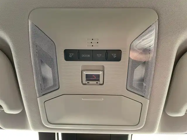 トヨタ ＲＡＶ４ アドベンチャー オフロードPKGⅡ 岩手県 2023(令5)年 3.6万km アーバンカーキ 特別仕様車　専用クロスバー　電動リアゲート　純正１０．５型ナビ　バックＣ　Ｂｌｕｅｔｏｏｔｈ　ＵＳＢポート　フルセグ　ステアリングヒーター　シートヒーター　エアシート　デジタルミラー　ＥＴＣ２．０