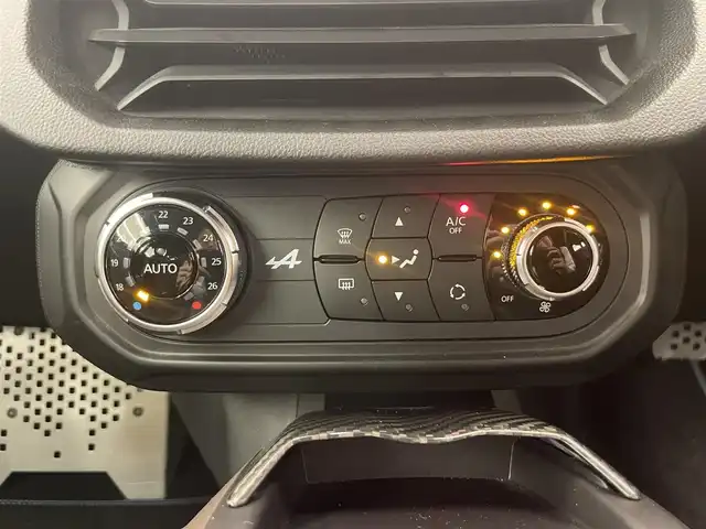 アルピーヌ アルピーヌ A110 リネージ 岡山県 2019(平31)年 3.4万km ガンＭ FOCALスピーカー/カーボンインテリア/ブレンボキャリパー/キッキングプレート/ブラウンレザーシート/スポーツモード/純正メモリナビ/Bluetooth/SDカード/USB/LEDヘッドライト/オートライト/オートワイパー/PDC/社外デジタルインナーミラー/パドルシフト/ドライブレコーダー（F.R）/シートヒーター（D/N）