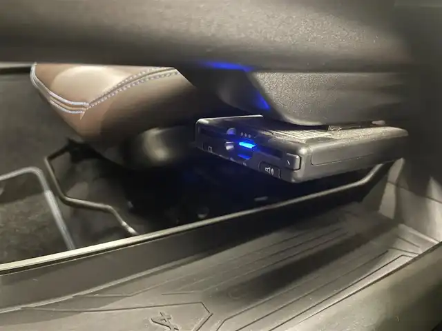 アルピーヌ アルピーヌ A110 リネージ 岡山県 2019(平31)年 3.4万km ガンＭ FOCALスピーカー/カーボンインテリア/ブレンボキャリパー/キッキングプレート/ブラウンレザーシート/スポーツモード/純正メモリナビ/Bluetooth/SDカード/USB/LEDヘッドライト/オートライト/オートワイパー/PDC/社外デジタルインナーミラー/パドルシフト/ドライブレコーダー（F.R）/シートヒーター（D/N）