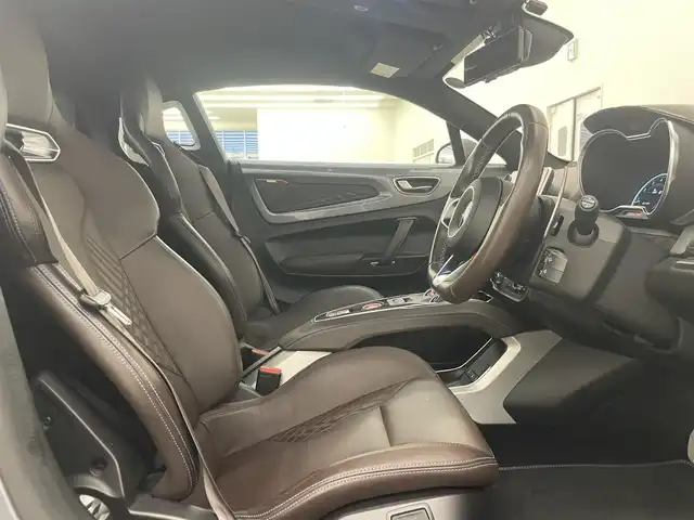 アルピーヌ アルピーヌ A110 リネージ 岡山県 2019(平31)年 3.4万km ガンＭ FOCALスピーカー/カーボンインテリア/ブレンボキャリパー/キッキングプレート/ブラウンレザーシート/スポーツモード/純正メモリナビ/Bluetooth/SDカード/USB/LEDヘッドライト/オートライト/オートワイパー/PDC/社外デジタルインナーミラー/パドルシフト/ドライブレコーダー（F.R）/シートヒーター（D/N）