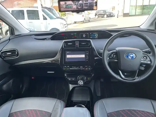 トヨタ プリウス SセーフティプラスⅡ 和歌山県 2020(令2)年 4.5万km プラチナホワイトパールマイカ 純正ナビ/フルセグTV/（AM/FM/Bluetooth/CD）/バックカメラ/モデリスタエアロ/衝突軽減ブレーキ/横滑り防止機能/レーンキープアシスト/コーナーセンサー/ブラインドスポットモニター/オートライト/LEDヘッドライト/デジタルインナーミラー/ビルトインETC/オートマチックハイビーム/フォグランプ/純正フロアマット/ドアバイザー