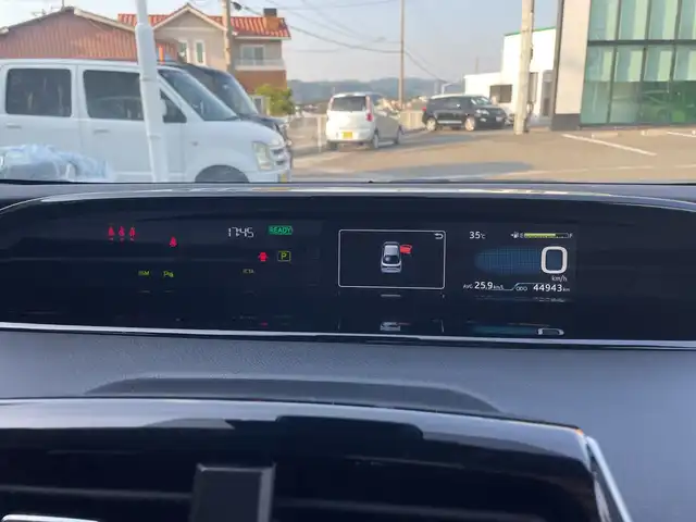 トヨタ プリウス SセーフティプラスⅡ 和歌山県 2020(令2)年 4.5万km プラチナホワイトパールマイカ 純正ナビ/フルセグTV/（AM/FM/Bluetooth/CD）/バックカメラ/モデリスタエアロ/衝突軽減ブレーキ/横滑り防止機能/レーンキープアシスト/コーナーセンサー/ブラインドスポットモニター/オートライト/LEDヘッドライト/デジタルインナーミラー/ビルトインETC/オートマチックハイビーム/フォグランプ/純正フロアマット/ドアバイザー