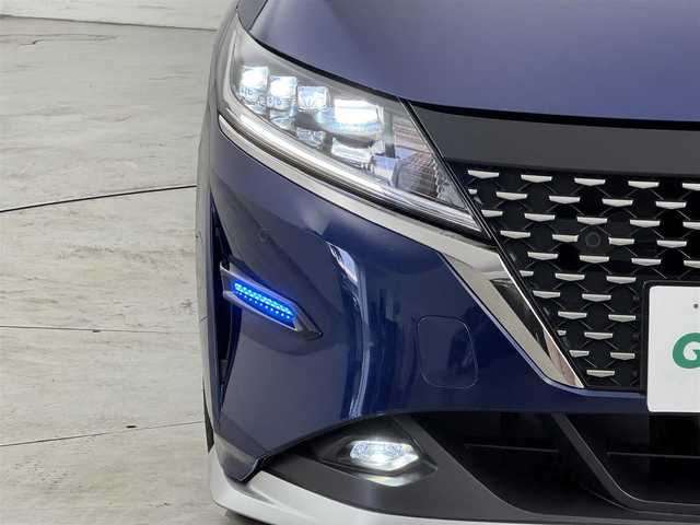 日産 ノート オーテック 福岡県 2021(令3)年 5.3万km オーロラフレアブルーパール 純正９型ナビ　/全方位カメラ　/ＥＴＣ２．０　/前方ドラレコ　/デジタルルームミラー　/置くだけ充電　/プロパイロット　/コーナーセンサー　/エマージェンシーブレーキ　/レーンキープ/ＢＳＭ　/純正１６インチＡＷ　/ＬＥＤ