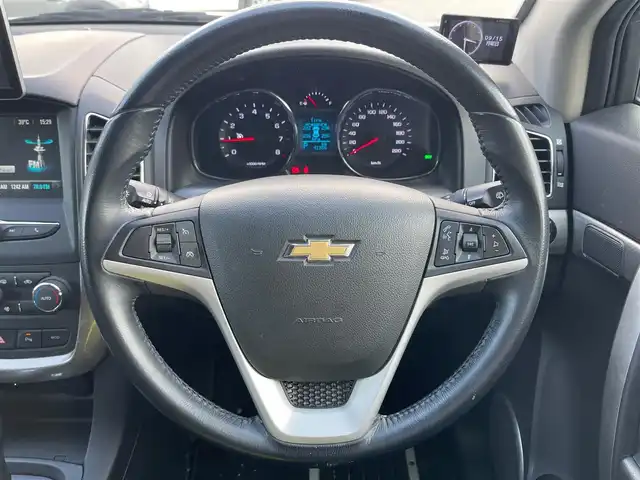 シボレー キャプティバ 山梨県 2018(平30)年 4.2万km 白 社外ポータブルナビ/純正ディスプレイオーディオ/（Bluetooth/USB/AUX）/バックカメラ/ETC/前方ドライブレコーダー/ハーフレザーシート/D席パワーシート/クルーズコントロール/ダウンヒルクライムアシスト/コーナーセンサー/横滑り防止機能/純正19インチアルミホイール