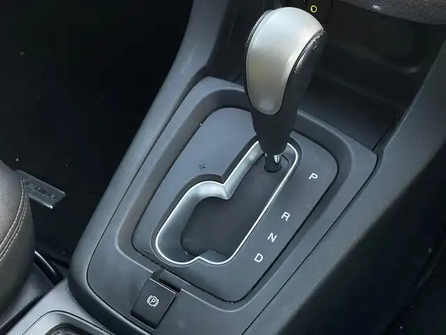 シボレー キャプティバ 山梨県 2018(平30)年 4.2万km 白 社外ポータブルナビ/純正ディスプレイオーディオ/（Bluetooth/USB/AUX）/バックカメラ/ETC/前方ドライブレコーダー/ハーフレザーシート/D席パワーシート/クルーズコントロール/ダウンヒルクライムアシスト/コーナーセンサー/横滑り防止機能/純正19インチアルミホイール