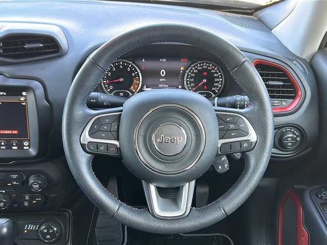 クライスラー・ジープ ジープ レネゲード トレイルホーク 秋田県 2019(令1)年 4.3万km 黒 純正メモリナビ/Bluetooth、フルセグTV/バックカメラ/ETC/前後ドライブレコーダー/クルーズコントロール/純正リアスポイラー/純正18インチAW/ドアバイザー/4WD/スペアキー