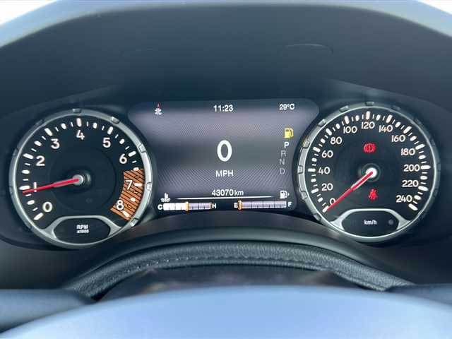 クライスラー・ジープ ジープ レネゲード トレイルホーク 秋田県 2019(令1)年 4.3万km 黒 純正メモリナビ/Bluetooth、フルセグTV/バックカメラ/ETC/前後ドライブレコーダー/クルーズコントロール/純正リアスポイラー/純正18インチAW/ドアバイザー/4WD/スペアキー