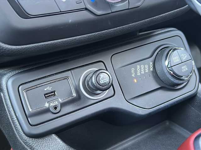 クライスラー・ジープ ジープ レネゲード トレイルホーク 秋田県 2019(令1)年 4.3万km 黒 純正メモリナビ/Bluetooth、フルセグTV/バックカメラ/ETC/前後ドライブレコーダー/クルーズコントロール/純正リアスポイラー/純正18インチAW/ドアバイザー/4WD/スペアキー