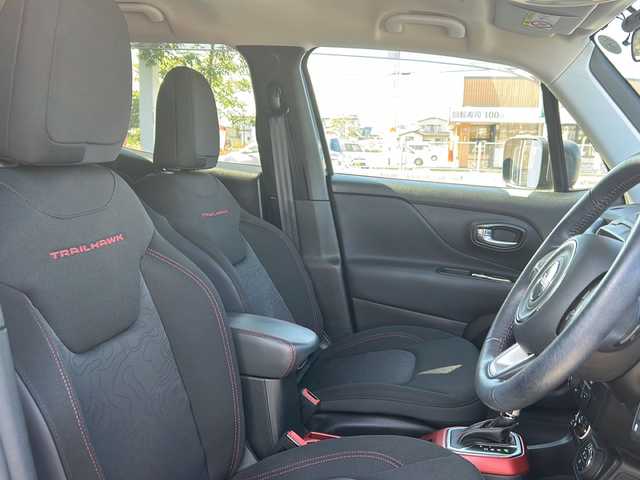クライスラー・ジープ ジープ レネゲード トレイルホーク 秋田県 2019(令1)年 4.3万km 黒 純正メモリナビ/Bluetooth、フルセグTV/バックカメラ/ETC/前後ドライブレコーダー/クルーズコントロール/純正リアスポイラー/純正18インチAW/ドアバイザー/4WD/スペアキー