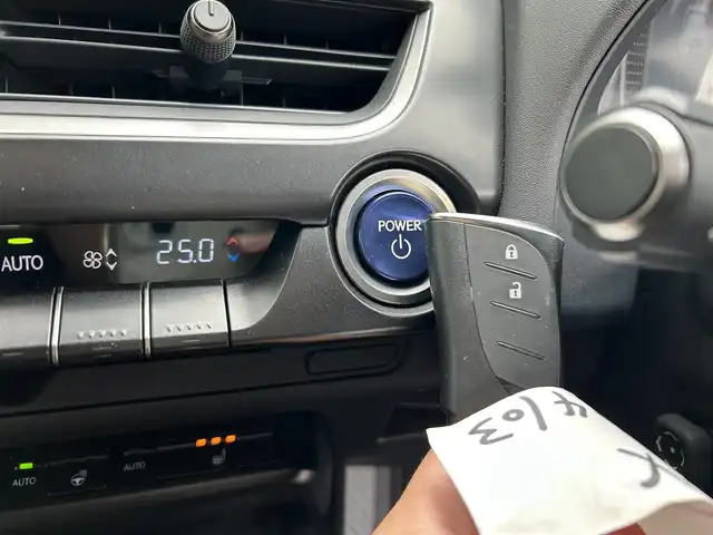 レクサス ＵＸ 250h バージョンC 宮城県 2021(令3)年 1.5万km マーキュリーグレーマイカ セーフティシステムプラス/・プリクラッシュセーフティ/・レーントレーシングアシスト/・オートマチックハイビーム/・レーダークルーズコントロール/・先行車発進告知機能/・ロードサインアシスト/メーカーナビ/サウンドライブラリー【SD・BT・AUX】/3眼LED/ブラウンレザー（合皮）シート/センターディスプレー/リモートタッチ/ドライブモードセレクター/デュアルエアコン/ステリングヒーター/D・N席パワーシート・シートヒーター/シートメモリー/パドルシフト/登録時走行距離14174km